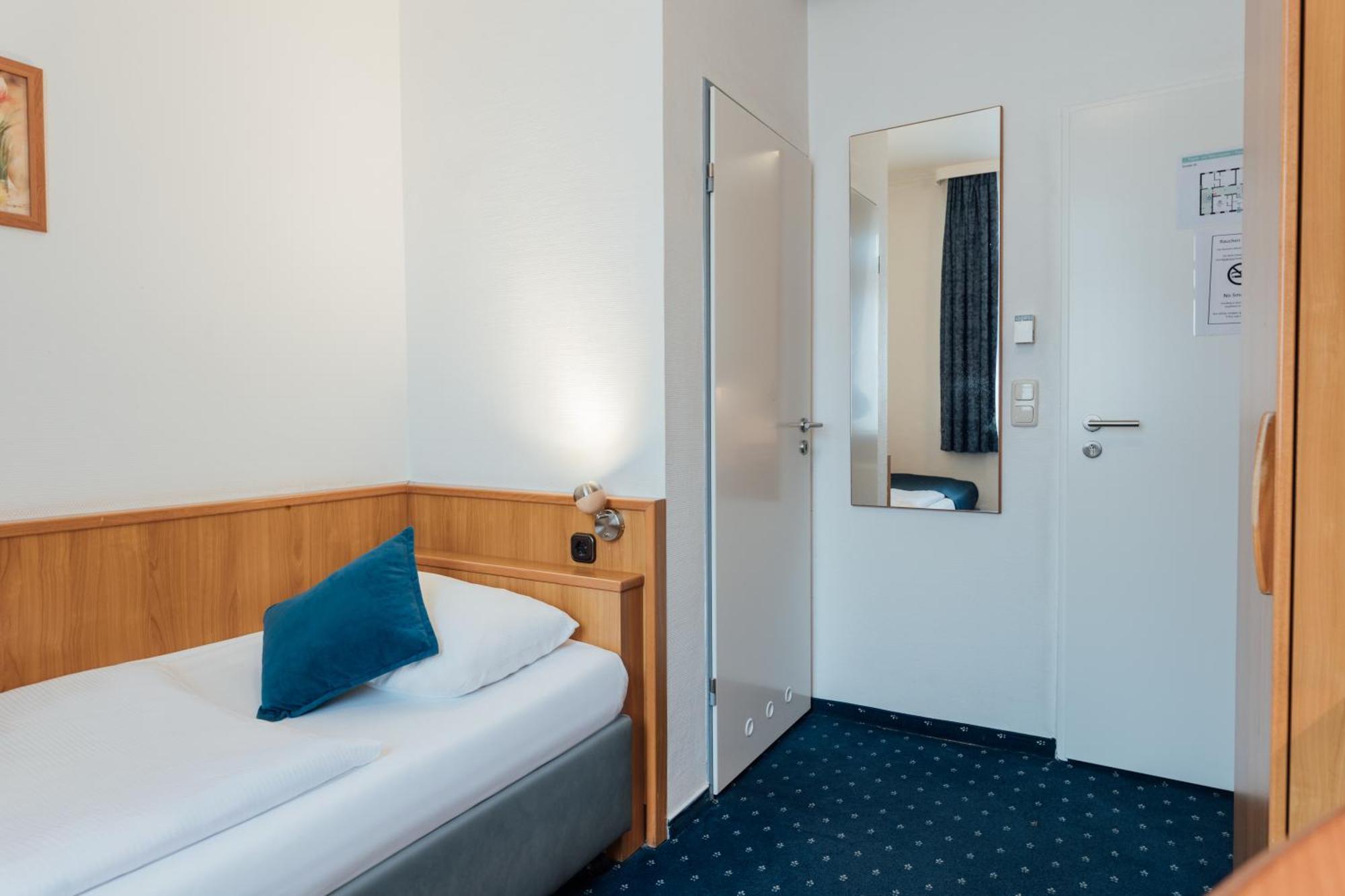 Hotel Commerz ฮัมบูร์ก ภายนอก รูปภาพ