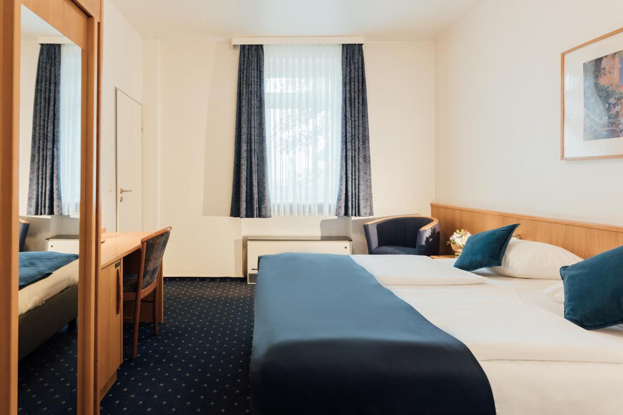 Hotel Commerz ฮัมบูร์ก ภายนอก รูปภาพ